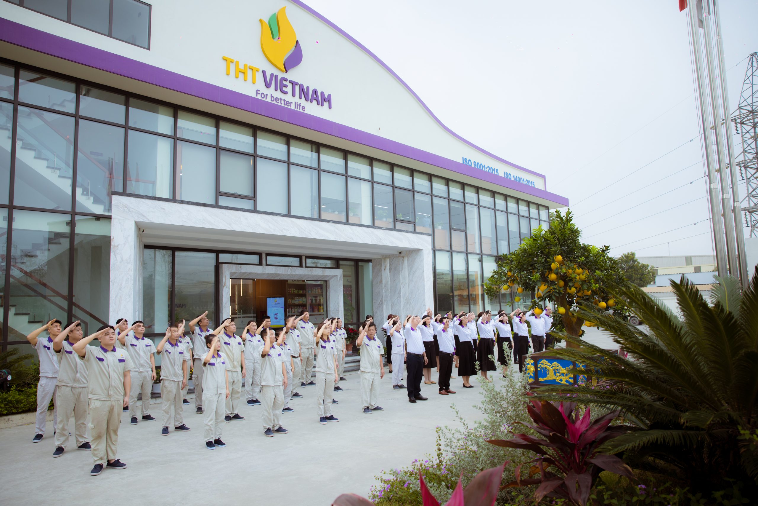 CHÀO CỜ – NIỀM TỰ HÀO DÂN TỘC, NÉT ĐẸP VĂN HÓA TẠI THT VIỆT NAM