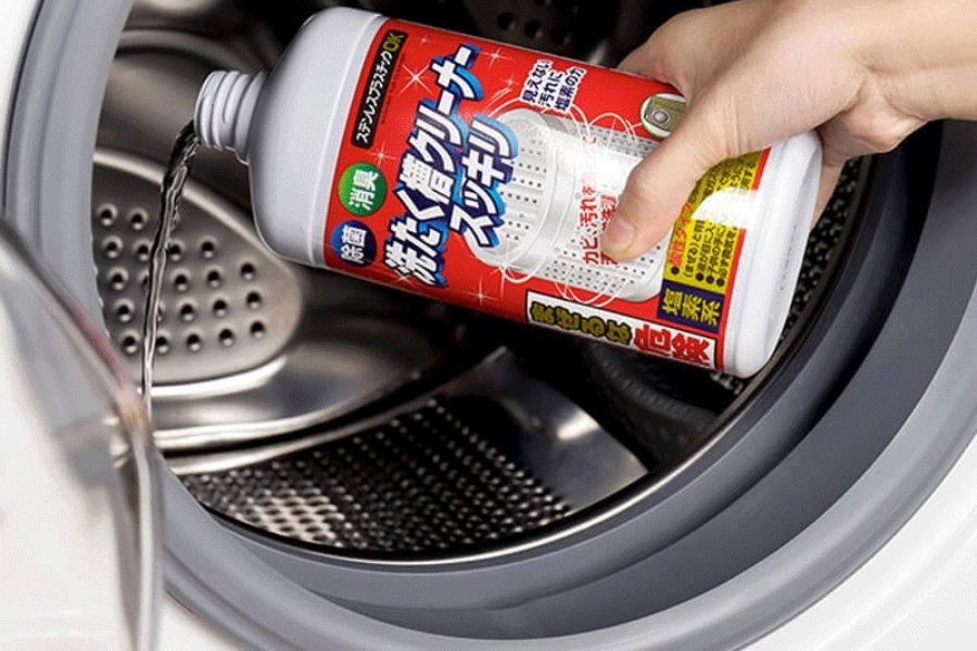 Nước tẩy vệ sinh lồng máy giặt Rocket nội địa Nhật Bản là 1 trong những sản phẩm được đánh giá cao